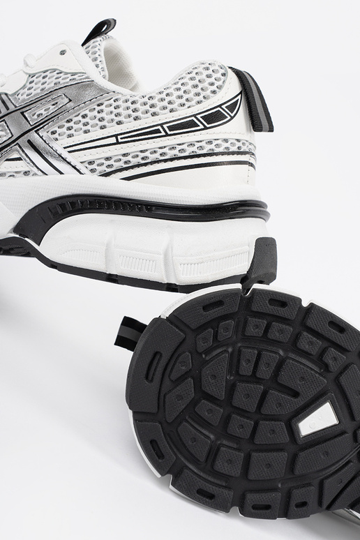 Moteriški balti-juodi sportiniai...