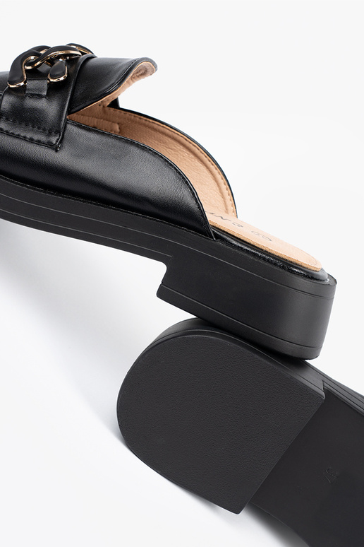 Juodos spalvos šlepetės iš dirbtinės...