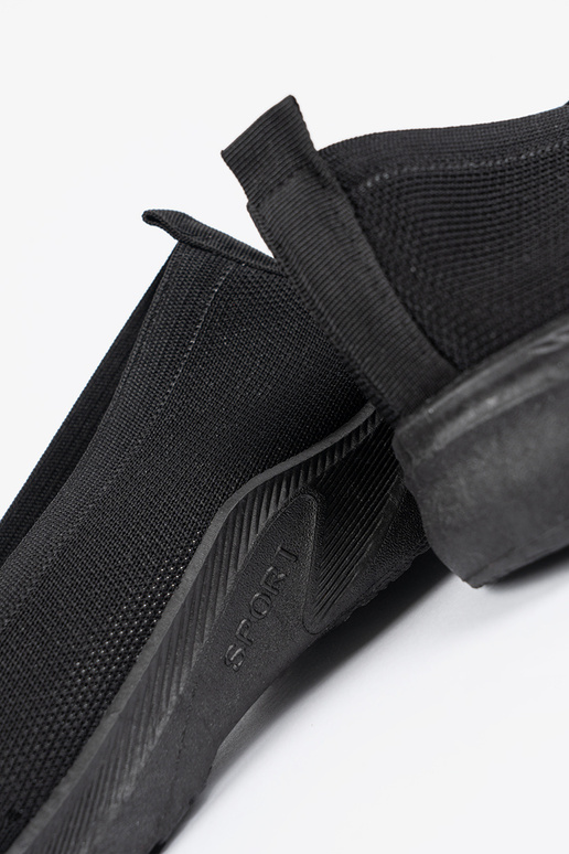 Juodos spalvos sportiniai batai...