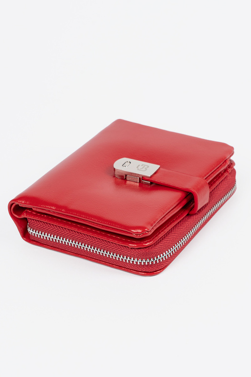 Raudonos spalvos elegantiška...