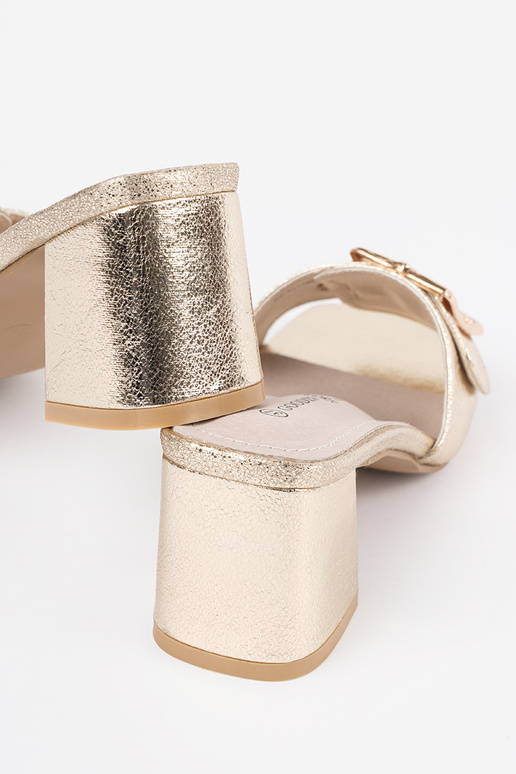 Moteriškos aukso spalvos šlepetės ant...