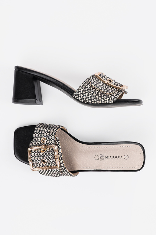 Moteriškos juodos-baltos šlepetės ant...