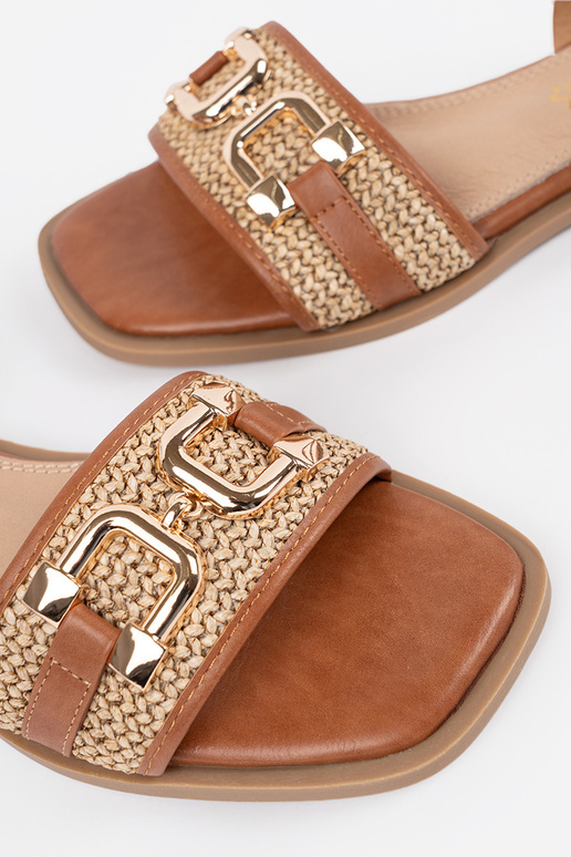 Moteriški rudi sandalai su odine įklaite