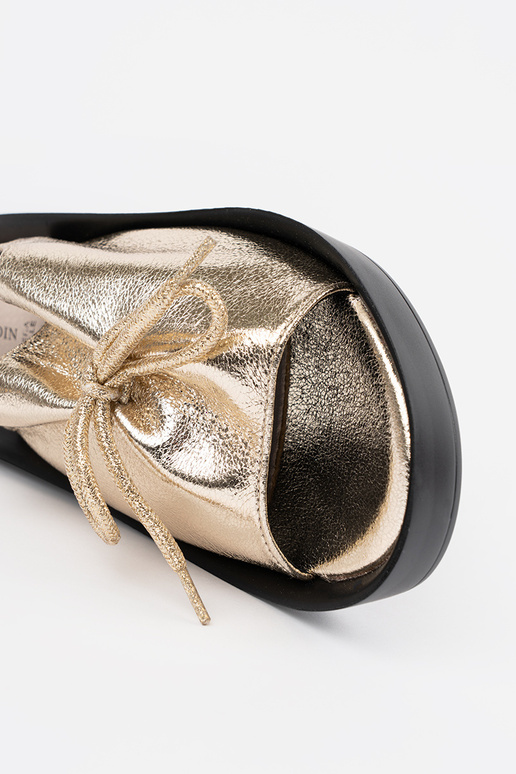 Aukso spalvos moteriški sandalai ant...