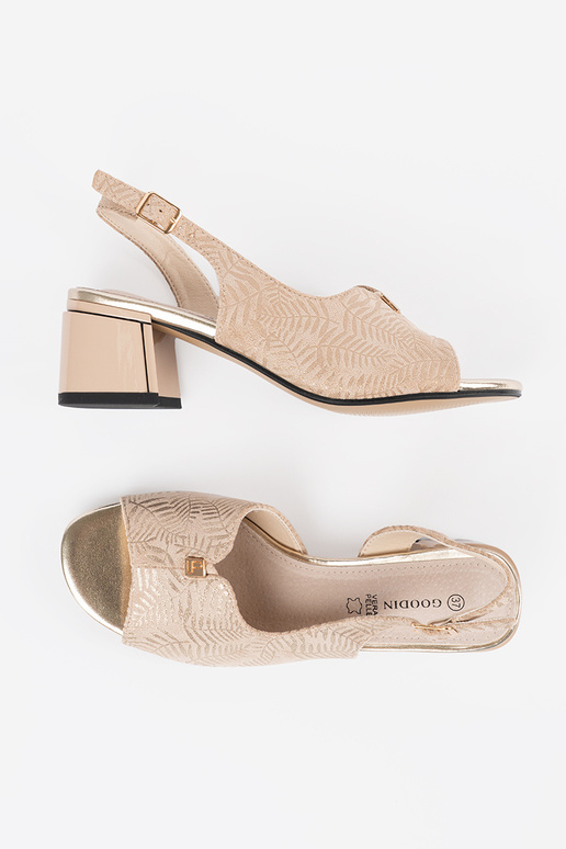 Smėlio spalvos moteriškos basutės ant...