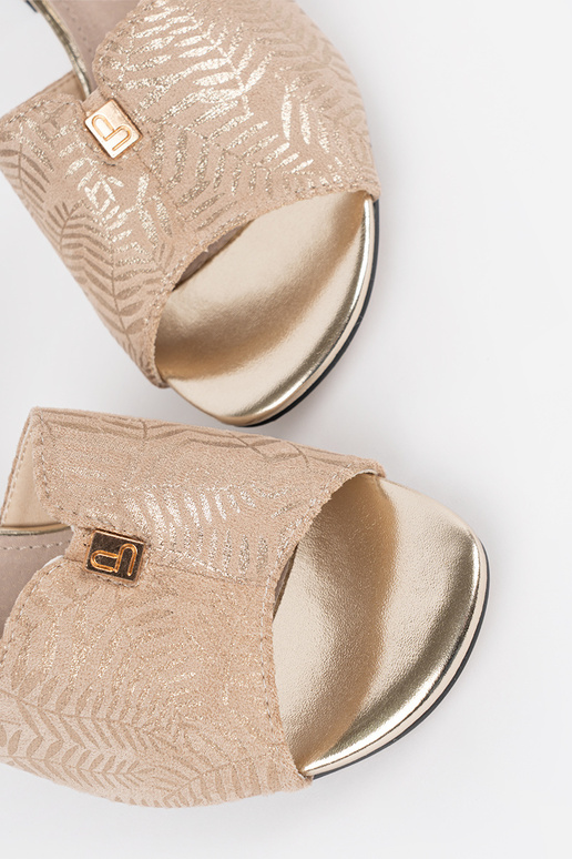 Smėlio spalvos moteriškos basutės ant...