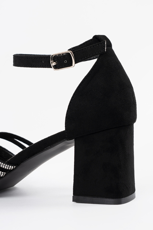 Juodi zomšiniai moteriški sandalai... Juodi zomšiniai moteriški sandalai...