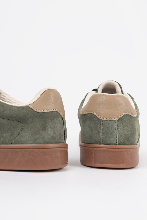 Žali zomšiniai moteriški sportbačiai... Žali zomšiniai moteriški sportbačiai...