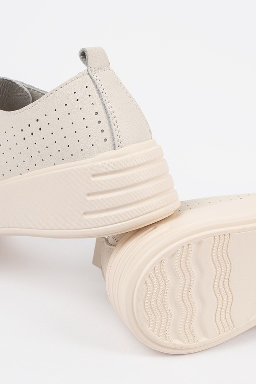 Ryškiai mėlynos spalvos odiniai...