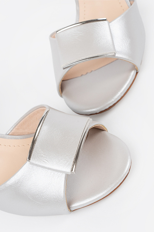 Aukso spalvos moteriški sandalai ant... Aukso spalvos moteriški sandalai ant...