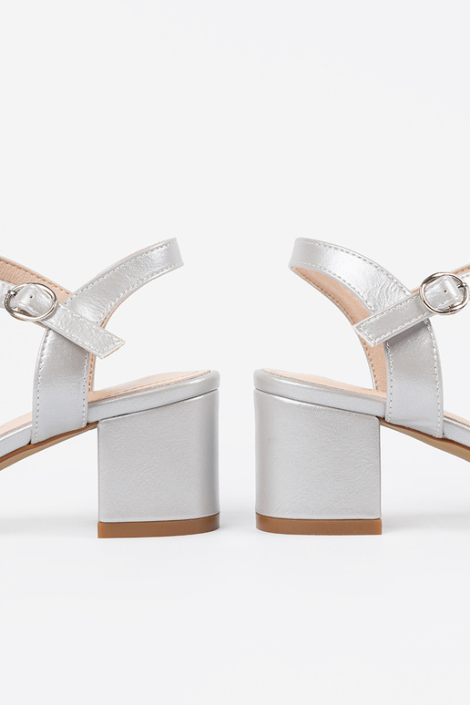 Aukso spalvos moteriški sandalai ant... Aukso spalvos moteriški sandalai ant...