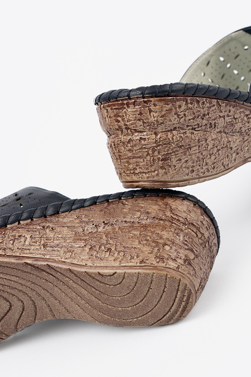 Moteriškos šlepetės ant platformos...