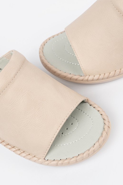 Šlepetės su odiniais įdėklais...