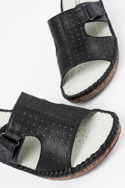 Šlepetės ant platformos su išpjovomis...