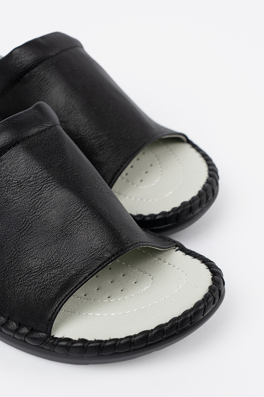 Moteriškos šlepetės su odiniais...