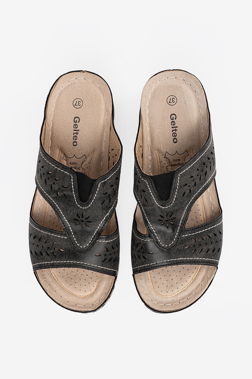 Šlepetės ant platformos juodos spalvos