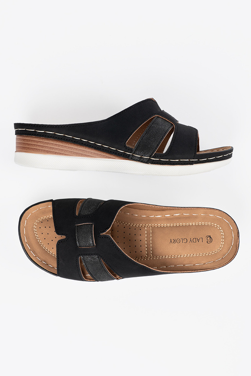 Moteriškos šlepetės juodos spalvos