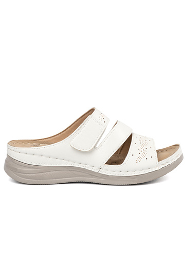 Šlepetės ant žemos...