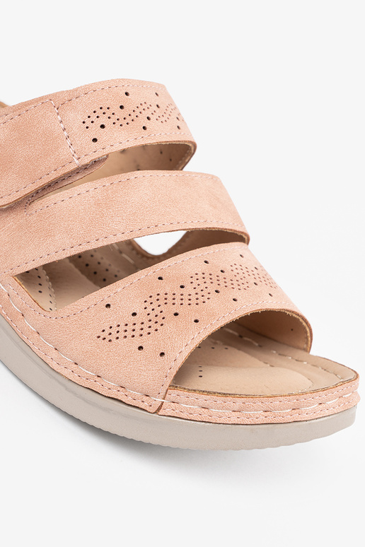 Šlepetės ant žemos platformos rožinės...