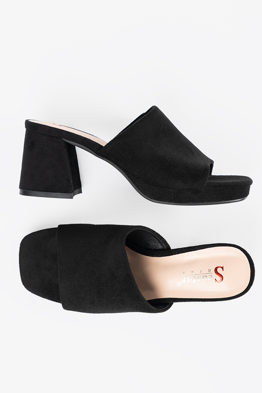 Moteriškos šlepetės ant aukštų...