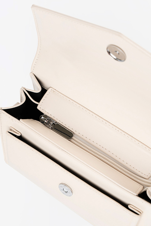 Ryškiai smėlio spalvos mažai...