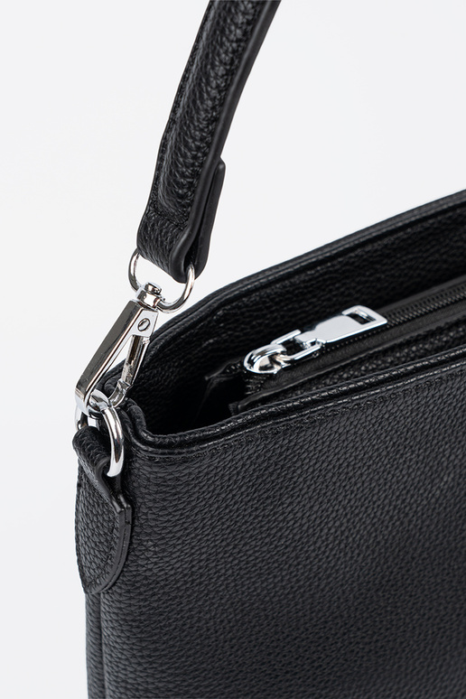 Rankinė petnešėlė, juoda