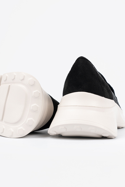 juodos spalvos pusbačiai ant storo pado juodos spalvos pusbačiai ant storo pado