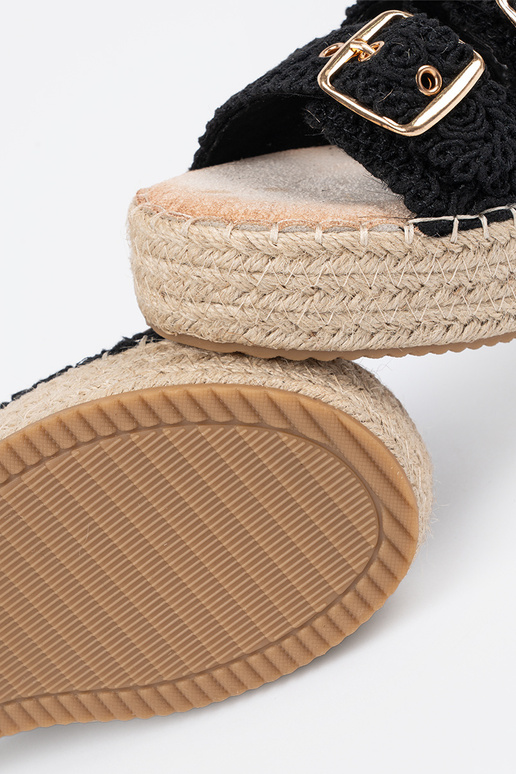 Šlepetės juodos spalvos pinti su... Šlepetės juodos spalvos pinti su...