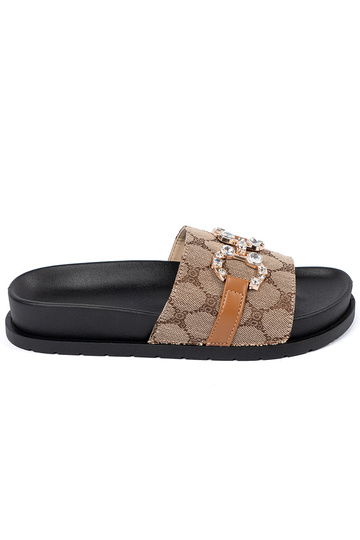 Juodos ir-rudos spalvos...