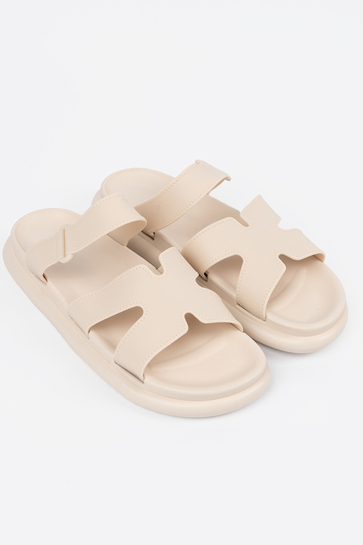 dramblio kaulo spalvos Šlepetės... dramblio kaulo spalvos Šlepetės...