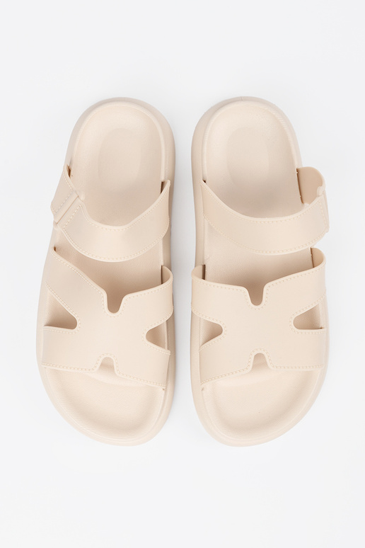 dramblio kaulo spalvos Šlepetės... dramblio kaulo spalvos Šlepetės...