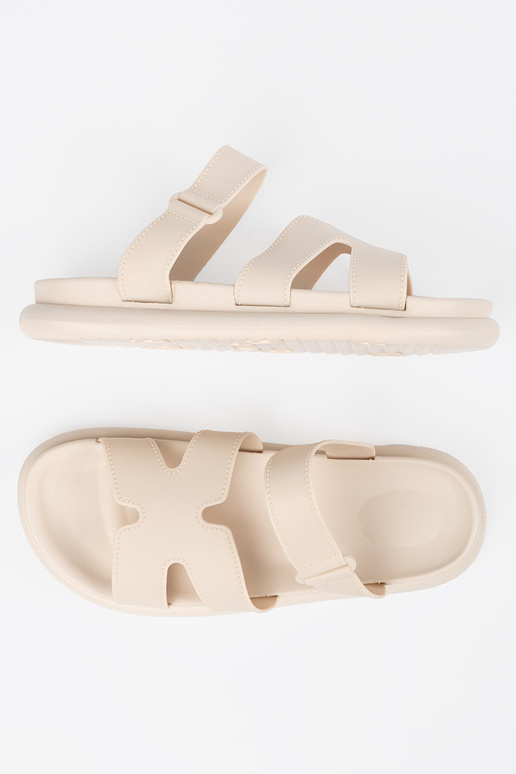 dramblio kaulo spalvos Šlepetės... dramblio kaulo spalvos Šlepetės...