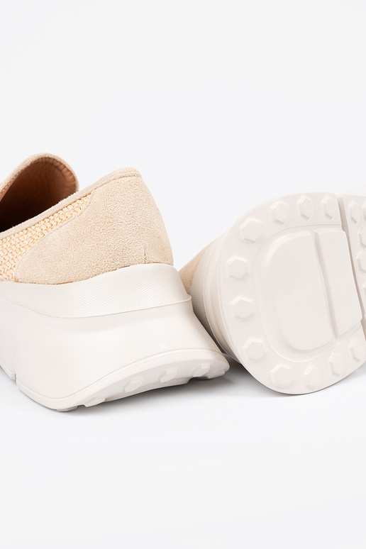 dramblio kaulo spalvos pusbačiai ant... dramblio kaulo spalvos pusbačiai ant...