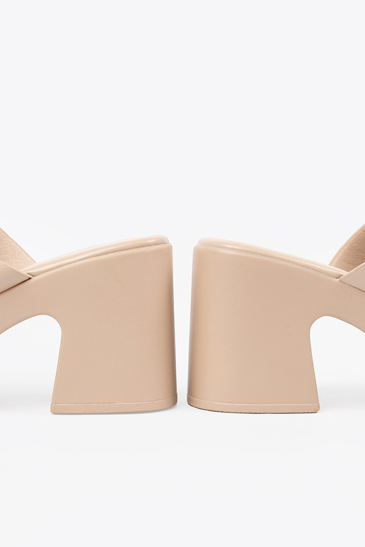 smėlio spalvos Šlepetės ant kulno smėlio spalvos Šlepetės ant kulno