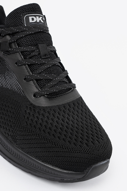 Juodos spalvos sportiniai bateliai