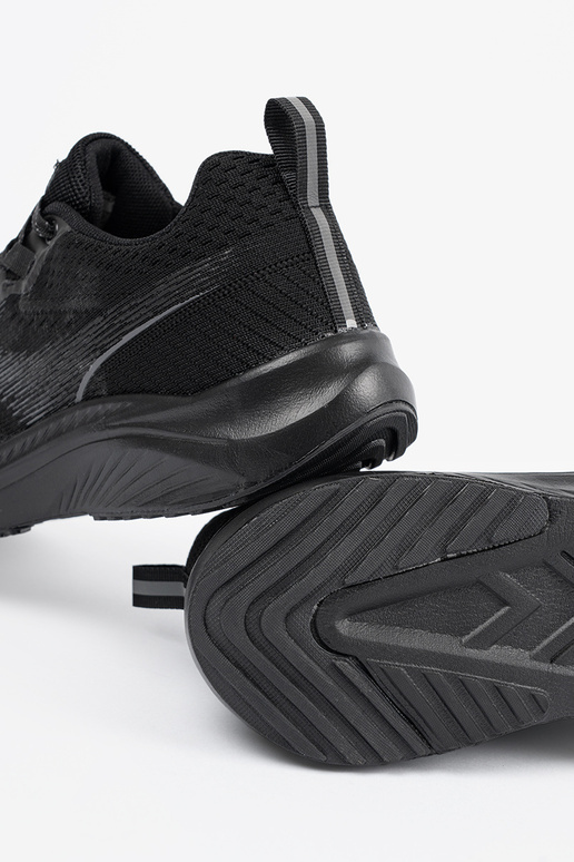 Juodos spalvos sportiniai bateliai