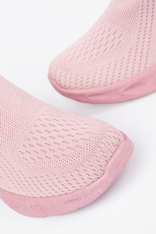 rožinės spalvos sportiniai batai...