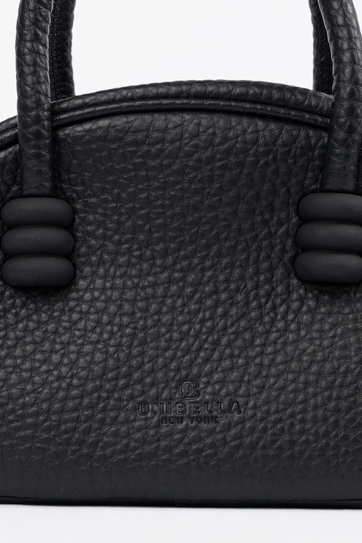 Juoda nedidelė rankinė