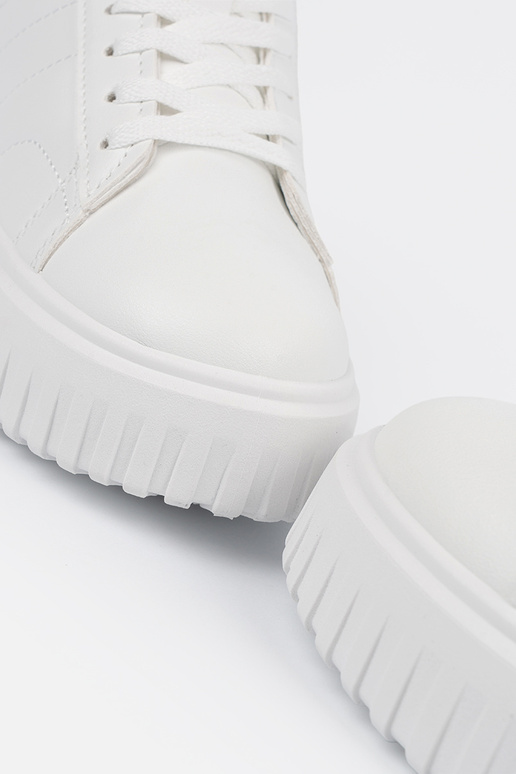 Baltos spalvos sportinio stiliaus...