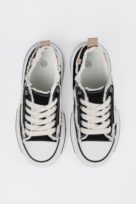 Juodos spalvos klasikinio modelio...