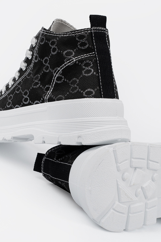 Juodos spalvos batai su raišteliais...