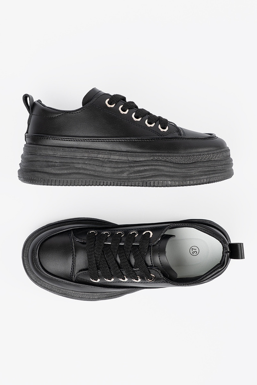 Juodi laisvalaikio batai su platforma