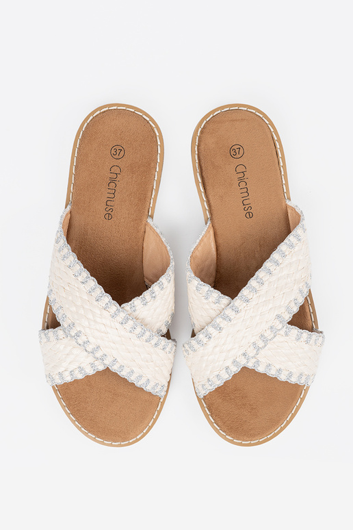 baltos spalvos Šlepetės pinti ant... baltos spalvos Šlepetės pinti ant...