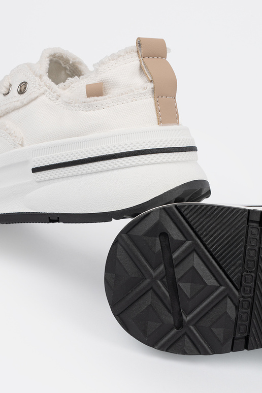 Baltos spalvos moteriški batai su...