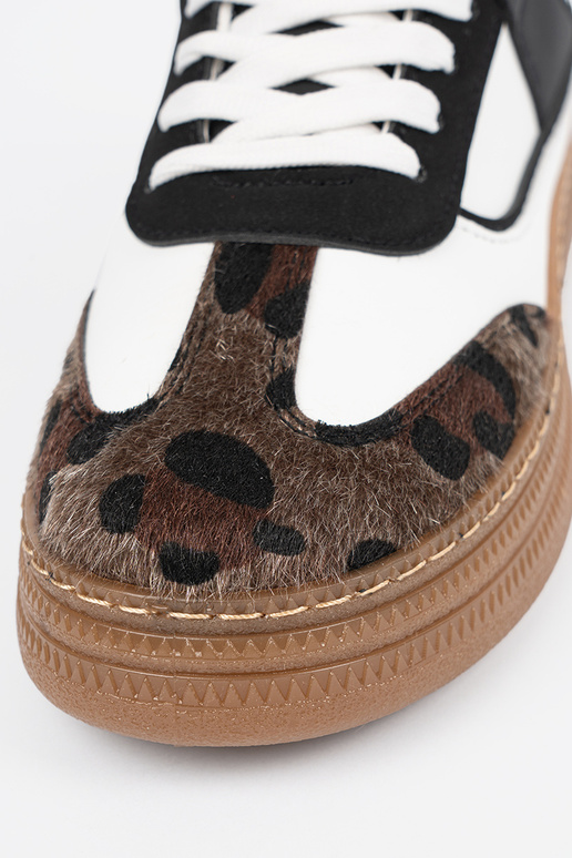 Juodi-balti sportinio stiliaus batai...