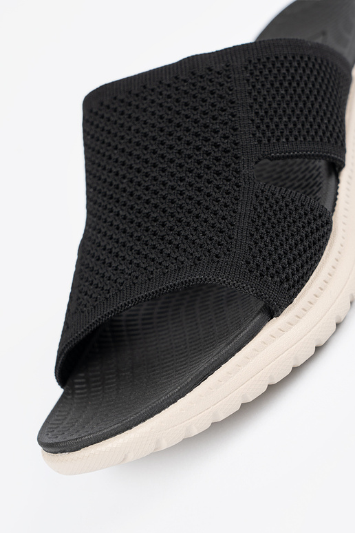 Juodos spalvos moteriškos šlepetės su...