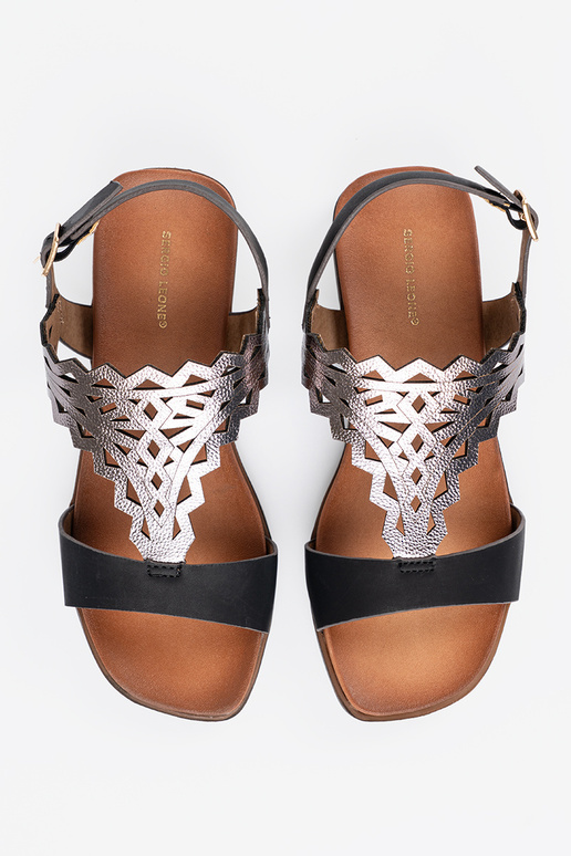 Juodos spalvos bateliai su ažūrinėmis...