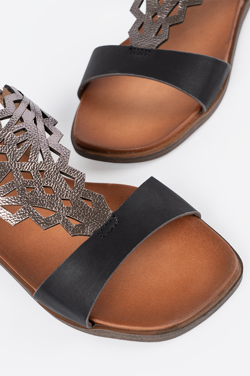 Juodos spalvos bateliai su ažūrinėmis...