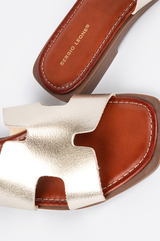 Šviesaus aukso spalvos šlepetės su...