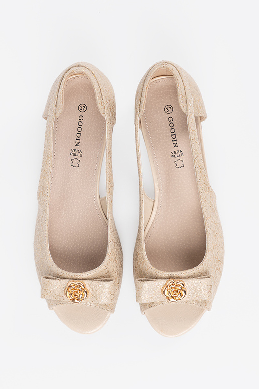 Pusbačiai su atvirais pirštais aukso...